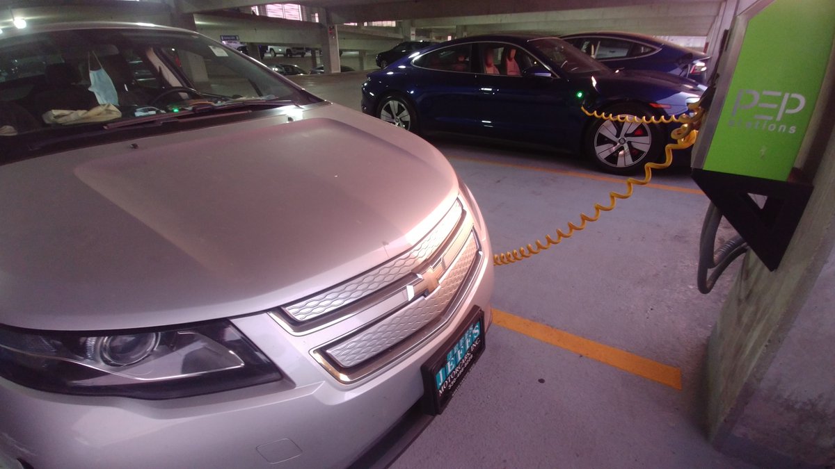 AmazingChevVolt's tweet photo. @colinmckerrache @ENERGY @plugshare INSIDER/
2/
@PlugShare Analytic Data Shows 160K+!
Level 2: 6Kw AC / 20-25 Mi/Hr.
Level 3: 50KwDC #DCFast / Up To 90Mi/Hr.
Level 4: 200-350KwDC Mi/Hr #DCUltraFast / Up To 75Mi/5 Minutes!
(See @Tesla #SuperCharger #V3SuperCharger / @VWGroup #DIEselGate Settlement @ElectrifyAM) https://t.co/Twn4j9wmdq
