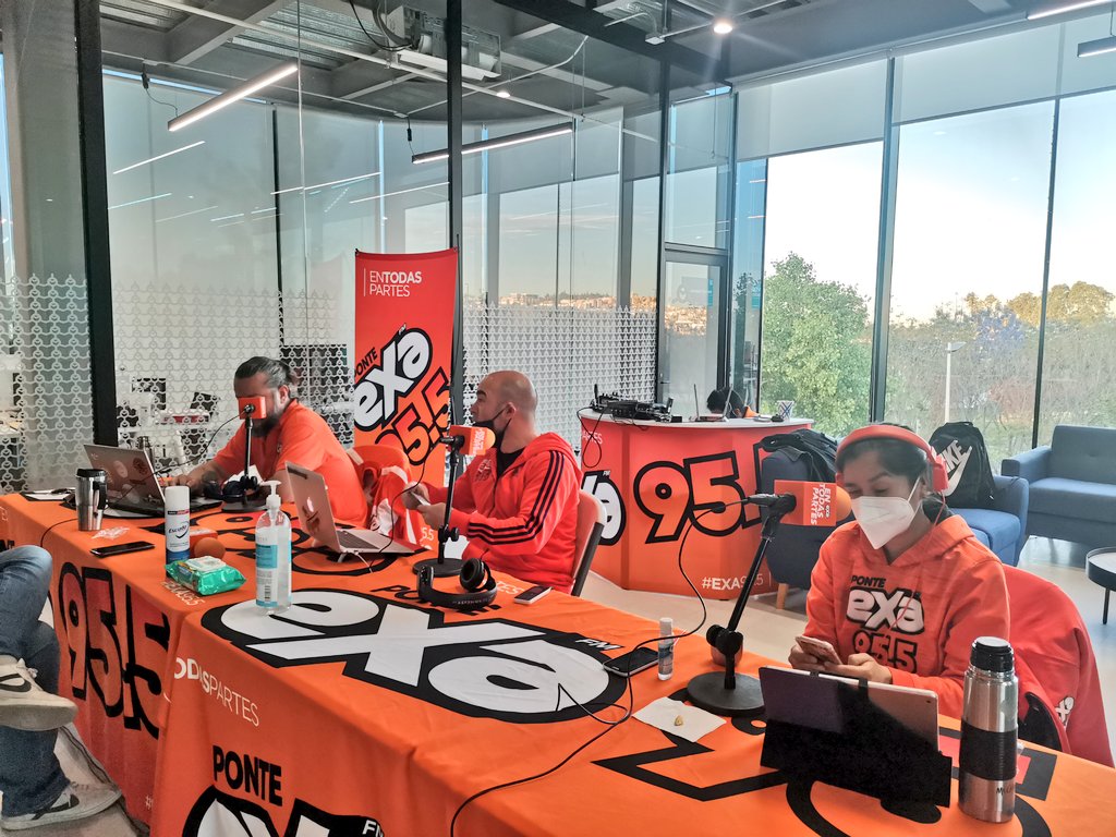 fran_mota89's tweet photo. #AlAire con @LosPapayosQro desde #Nuqleo por @exa_queretaro 95.5 fm

Gracias a @tere_exa @CapitanJoss @DAVIDRINCONGZ y @chuyoramirez por acompañarnos en la celebración del décimo aniversario de @SejuveQro 🎉

#10AñosSejuve
#TrabajarJuntosEsTriunfar https://t.co/u0GldhyUGy