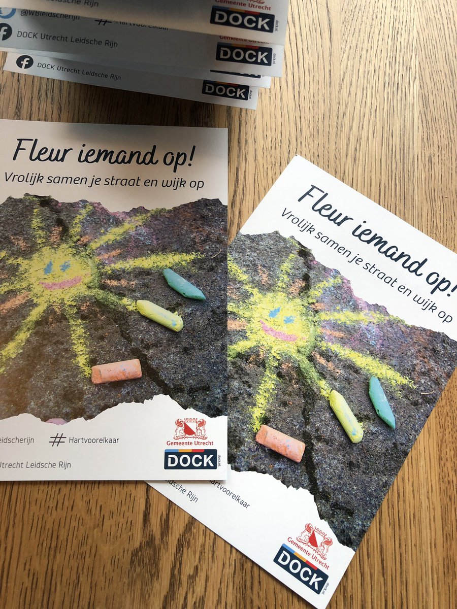Stoepkrijt uitgedeeld in Parkwijk <a href="/WBleidscherijn/">Wijkbureau Leidsche Rijn</a> ouders en kinderen blij en gaan direct aan de slag met mooie tekeningen #hartvoorelkaar <a href="/DOCKUtrecht/">DOCK Utrecht</a>