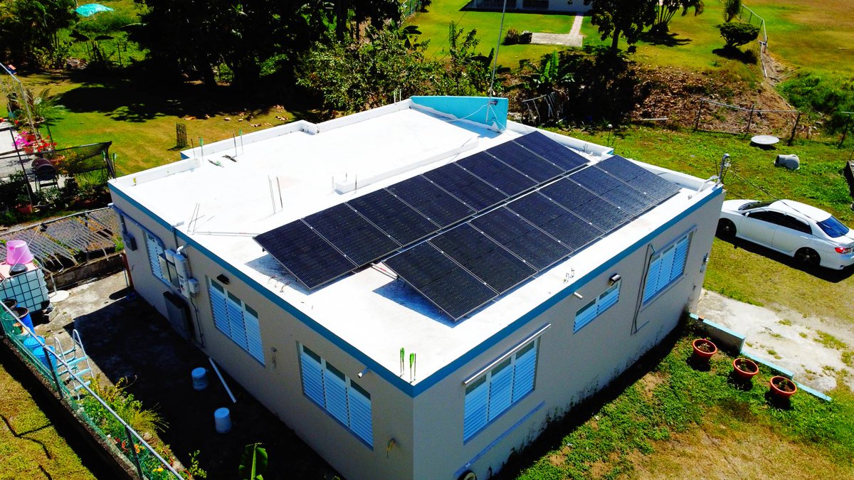 JuapiEnergy's tweet photo. Instalación en Humacao, PR para suplir las necesidades de la residencia completa. Ayudamos a obtener los mejores 👍 sistemas de energía solar ☀ + baterías 🔋.
✅ Mejores marcas (Generac, LG, etc) 
✅ Mejores instalaciones 
✅ Mejores financiamientos
📞 787-590-6560📞 https://t.co/VoPBYfh1tf