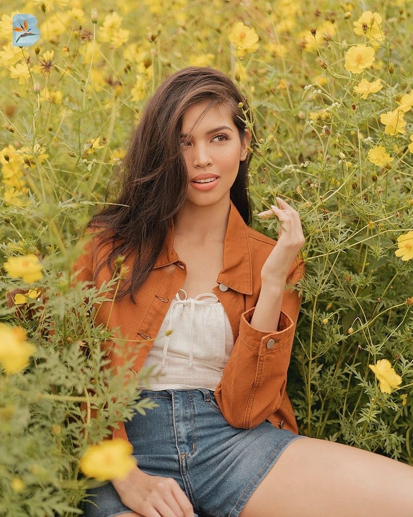 MAiNETrendOFC's tweet photo. #MAINExBENCH
@mainedcm #mainemendoza for #benchsummer2021 πΌ
photos by @charismalico, makeup by @juansarte, hair by @celestetuviera, #styledbymjbenitez, produced by @karenjjardenil βοΈ
Β© @mjbenitez instagram https://t.co/DNCJIQB7KQ
