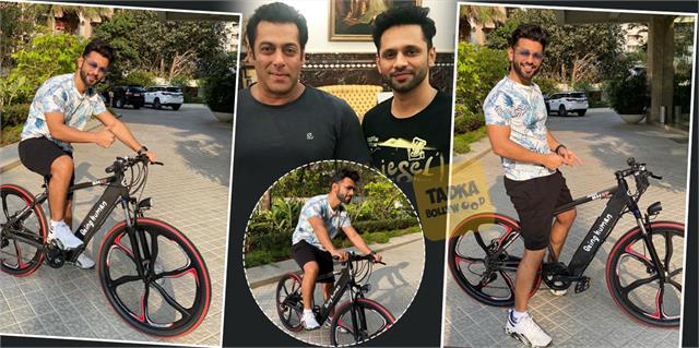 punjabkesari's tweet photo. Bigg Boss 14 के रनरअप राहुल वैद्य को सलमान खान ने दिया खास तोहफा, सिंगर ने शेयर की तस्वीरें
https://t.co/xWzrFBJUPC
#biggboss14 #runnerup #rahulvaidya #specialgift #salmankhan #BollywoodNews #BollywoodNewsandGossip #Celebrity #LatestTele https://t.co/3E285GyxRT