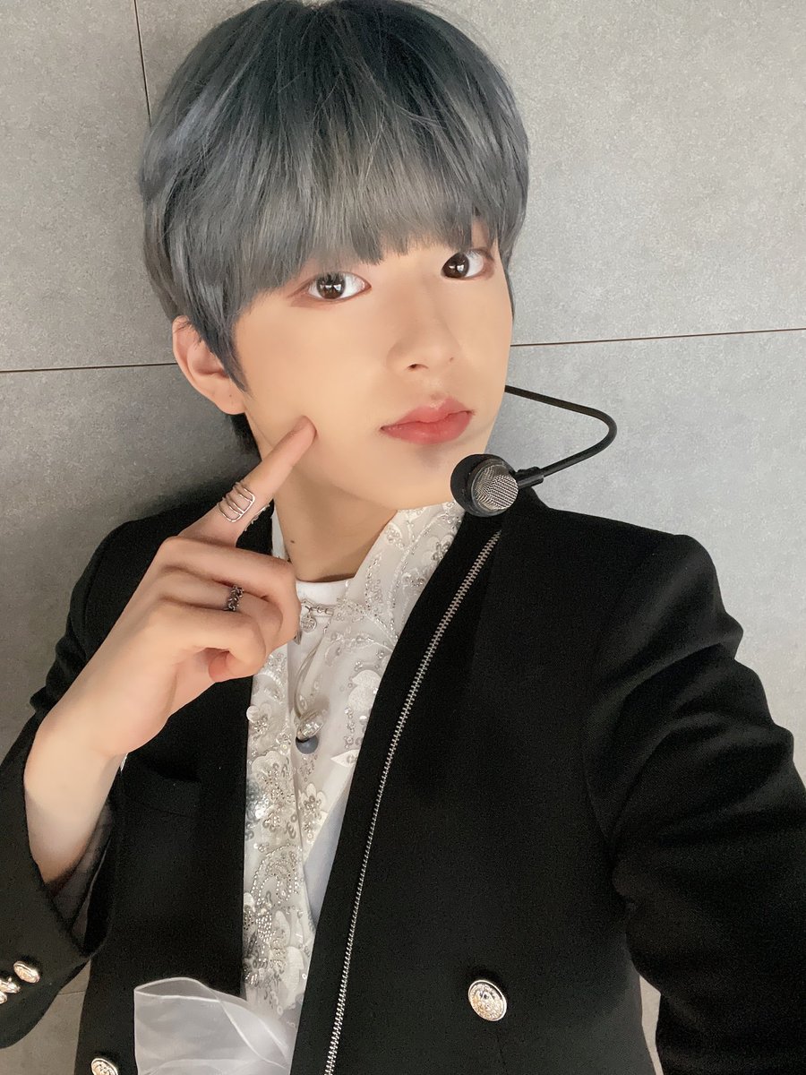 GHOST9OFFICIAL's tweet photo. [#이진우]

Tmi: 오늘 더쇼 머리 좀 잘 쓸어넘긴 것 같아서 뿌듯합니다 ㅎㅎㅎㅎ https://t.co/I2PCYWO8VX