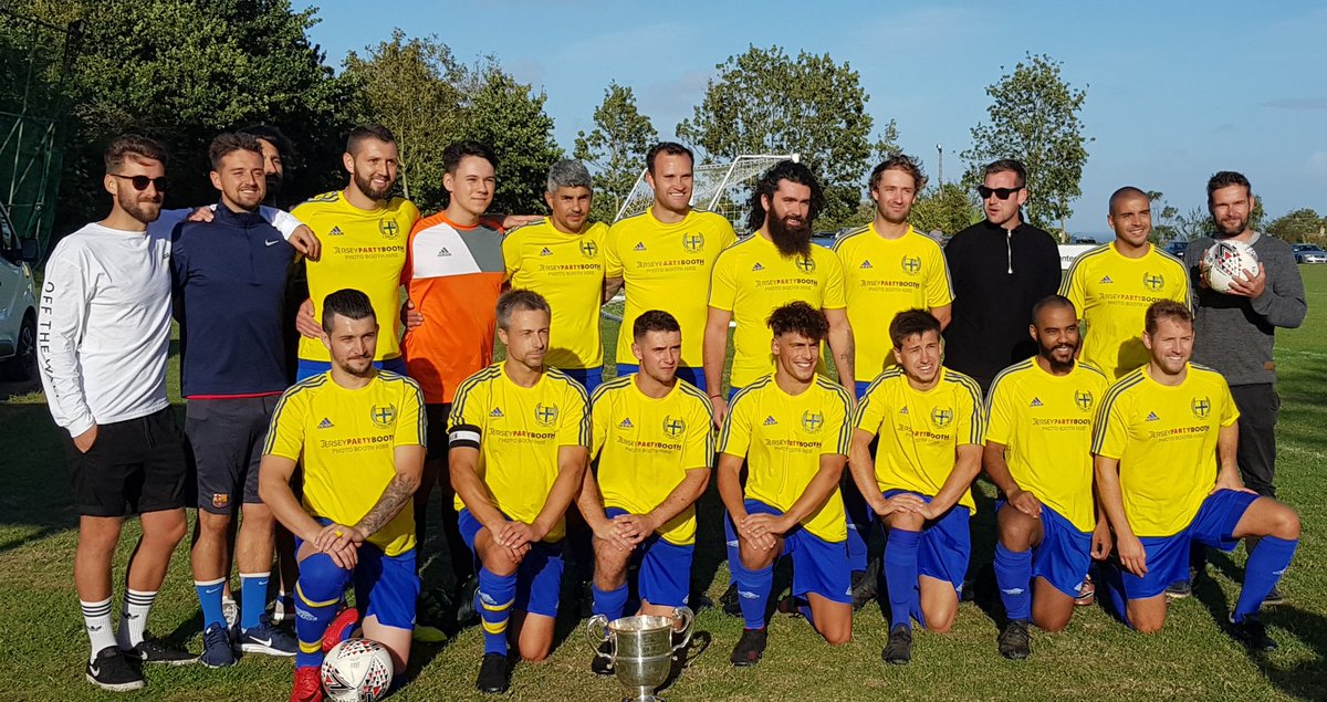 stouenfc's tweet photo. 👀 We've missed a handful of games here and there up at the Ouens after the restart but we are back in action tonight, live here at 7:30pm 
Resdogs vs @stpeterfc C team in the Bowl 
Plenty of changes here after the chaotic start with 4 games in two weeks #Resdogs #FABowl #weh https://t.co/7MoEqTBzev