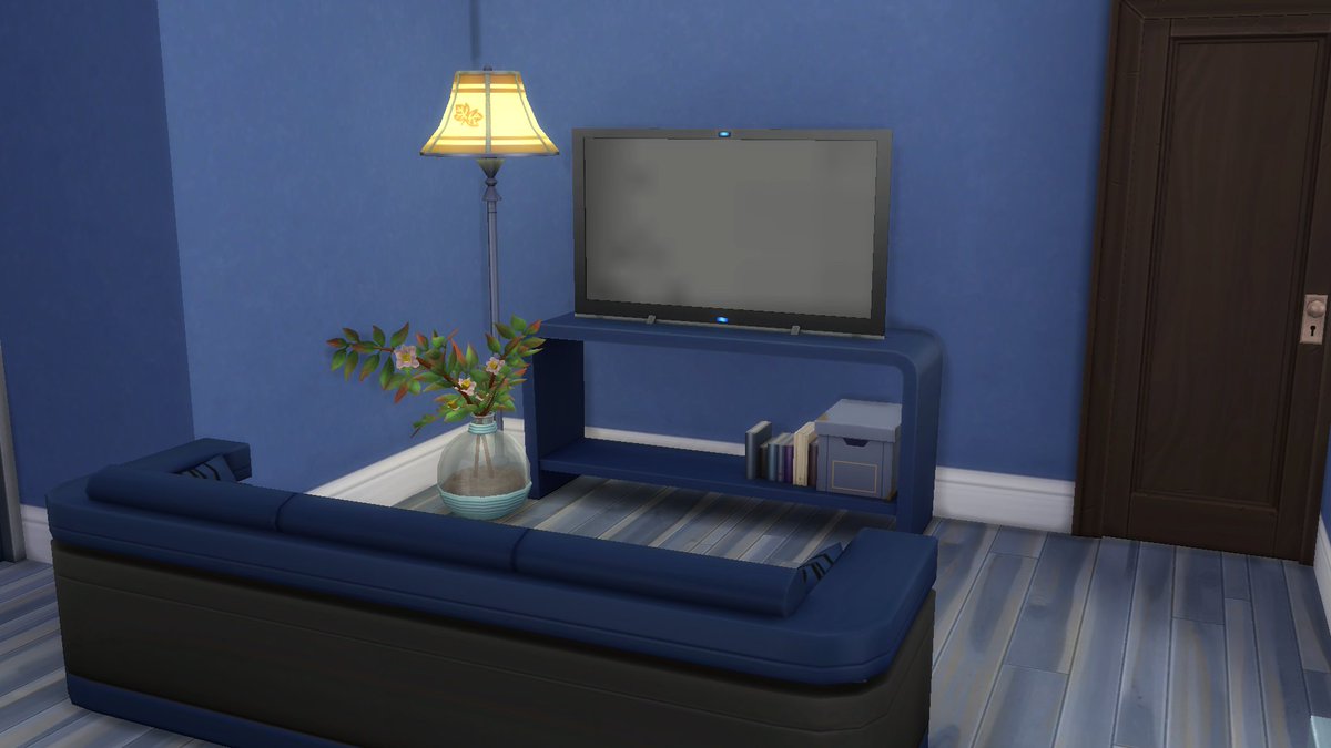 robobryan007's tweet photo. solid color challenge time! apartment edition! 

Video here! https://t.co/phehI70lWx

#TheSims4 #ShowUsYourBuilds #SimmersOfAsia https://t.co/c9yxJAizUA
