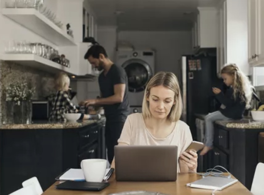 WialoCom's tweet photo. Entreprises : 13% salariés font du télétravail. #télétravail #homeoffice #productivité #covid https://t.co/F4N1vSGFMb] https://t.co/n6TYQh5hI5