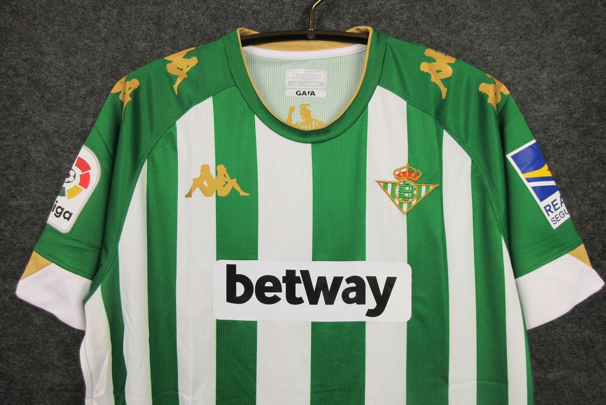 InfoRBB's tweet photo. ¿QUIERES ESTA CAMISETA DEL REAL BETIS? 

Puedes optar a ella haciendo lo siguiente:

1: RT a este tweet 

2: Seguir a @InfoRBB y @OnlyJerseys 

Ganador: domingo 28 de marzo. 🍀🍀 https://t.co/Xka3jjOPAD