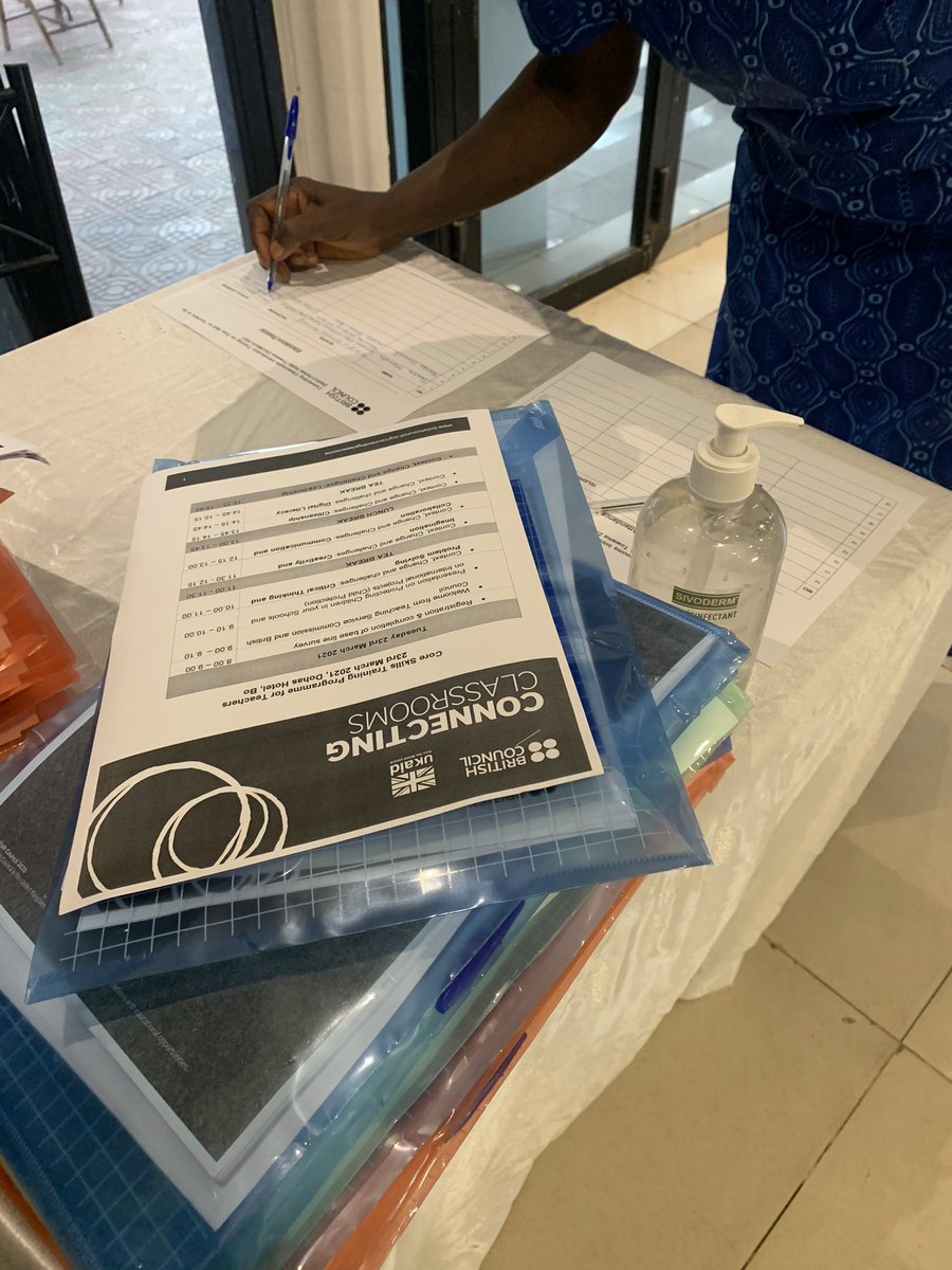 slbritish's tweet photo. We’re in Bo this week delivering #ConnectingClassrooms workshops to over 100 teachers &amp; leaders and were welcomed by Mr Karim, Deputy Director,Teaching Service Commission, Bo #SierraLeone #UKaid 🇬🇧 #skills #capacitybuilding https://t.co/Vbelxkz24K