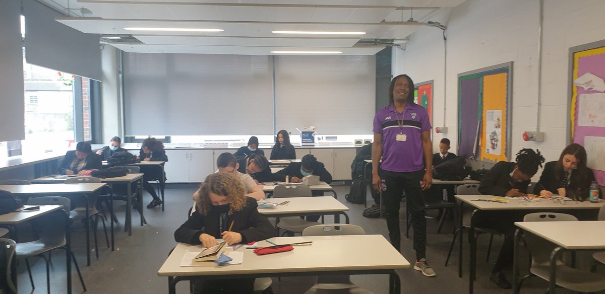 PeckhamTownFC's tweet photo. SUPER TALENTED Y7'S DAY 10
#MrHall @MissLBMaynard @UAESouthBank https://t.co/06aSpHwmEe