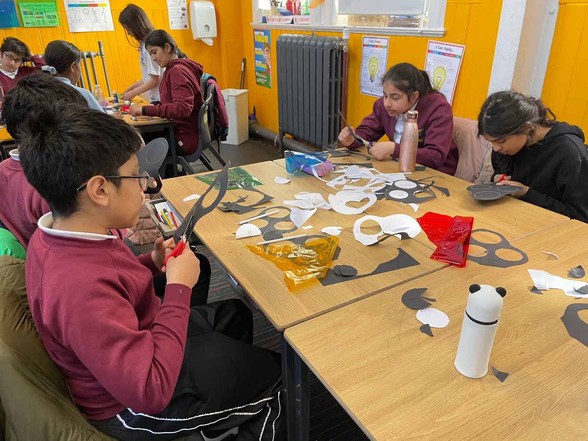 PPSP7B's tweet photo. Making gas masks this afternoon as part of our preparation for our V.E Day party next week! We have been learning about why children had to take these to school every day! 😷 ✂️ 🎨 https://t.co/TYuGIEDqfE