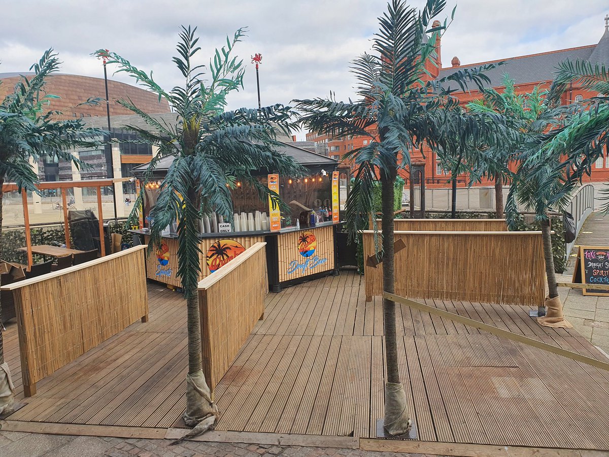 demiro_s's tweet photo. We're Open!!!🌤
Pick Up Your Tropical Cocktails &amp; Beers Today 
🍹🍺🥤 https://t.co/0drBKYj5Sv