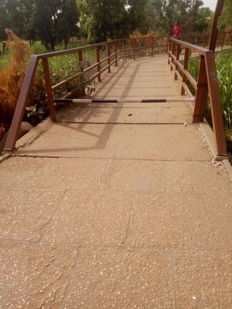 CampusGist!
 
How una see am. 3 rods were mounted at the walkway to restrict motorcycles.

Do you think the rods will serve it purpose? How do u suggest it shld have been? What should be the fate of person with disability, those on wheelchair &amp; straight skirts? 

Talk Ur Own 🗣️🗣️
