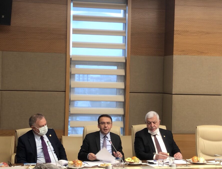hasanbaltacichp's tweet photo. Bayındırlık, İmar, Ulaştırma ve Turizm Komisyonu toplantısında Lisanslı Harita Kadastro Mühendisleri ve Büroları Hakkında Kanun Teklifini görüşüyoruz.

Meslektaşlarımızın yaşadığı mağduriyetin giderilmesini amaçlayan teklifin hazırlanmasında emeği geçen herkese teşekkür ediyorum. https://t.co/ii9T2BAD5Z