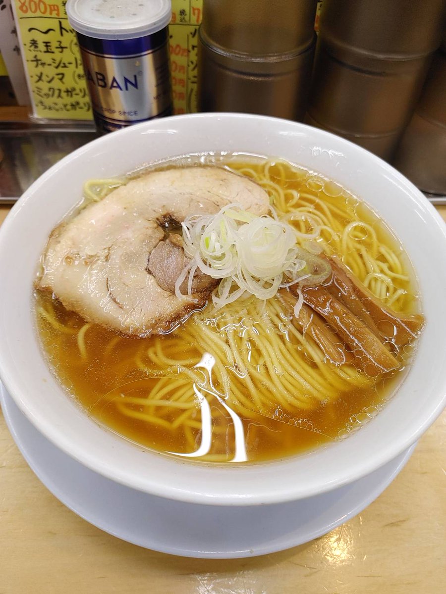 オタッキー على تويتر 今日のラーメンは大阪日本橋 友愛亭 のカミソリラーメンを食べました 名前の通り切れ味抜群な透き通るアッサリ醤油スープの旨さ W そして 麺を一気に食べて完食 大阪日本橋の商店街は沢山の飲食店がありますので食べログ探検するのも良い