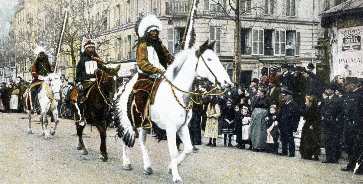 ParisAMDParis's tweet photo. Buffalo Bill et les indiens, avenue de la Motte-Piquet  1905  #Paris https://t.co/U6C5FAz2fb