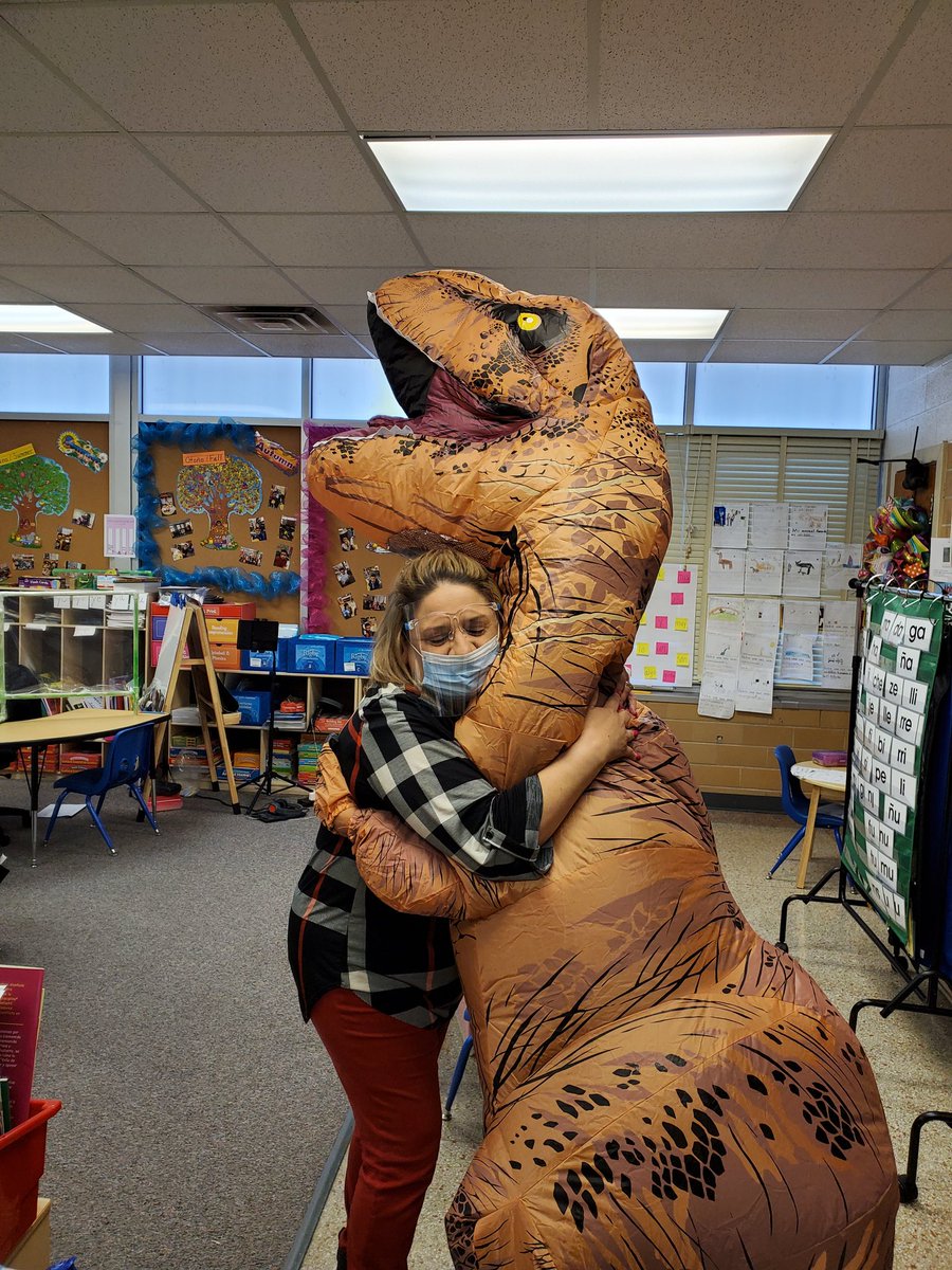 Tgalprin1's tweet photo. Our campus writing prompt this week is: What would you do if you found a T-Rex in your backyard? Well, I would bring the T-Trex to school to learn. #zavalarocks #learningforall @ZavalaMagnet @Stacy_gjohnson @drliliananez @ScottMuri @JaimeMi50367314 @rosamislas https://t.co/K5y21NzSGi