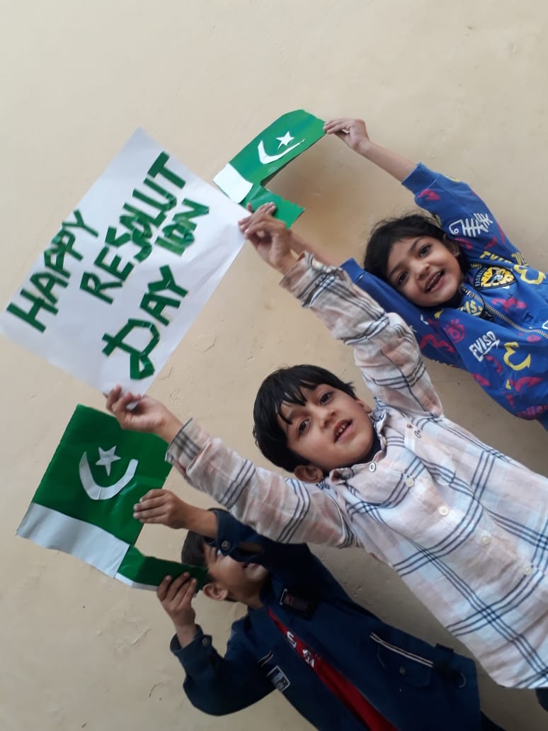 EagersGrw's tweet photo. Kids of eagers Grw is celebrating the Resolution Day 🇵🇰 ✨
@EAGERS_Official
#eagersGrw #23rdMarchPakistanDay2021 https://t.co/XrQKvm6jZq