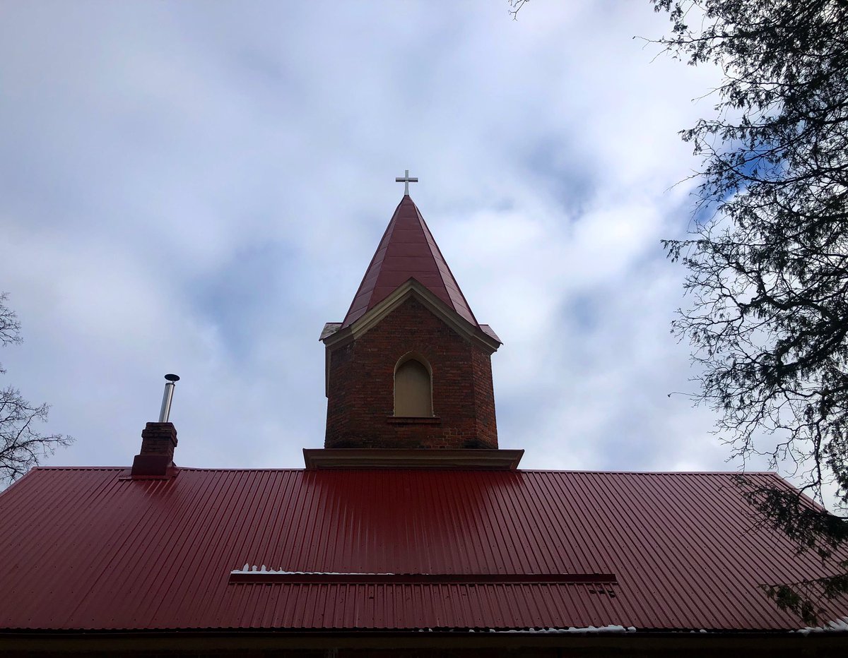 vkoralis's tweet image. Limbažu kapos šodien kūst sniegs un dzied putni. Padziedāju līdzī, atvadoties no kāda tēta.🙏
Priecīgāki notikumi- ticu.lv
#limbaži #limbažukapi  #atvadas #pavadīšana #bēres #kapliča #mācītājs #privātprakse