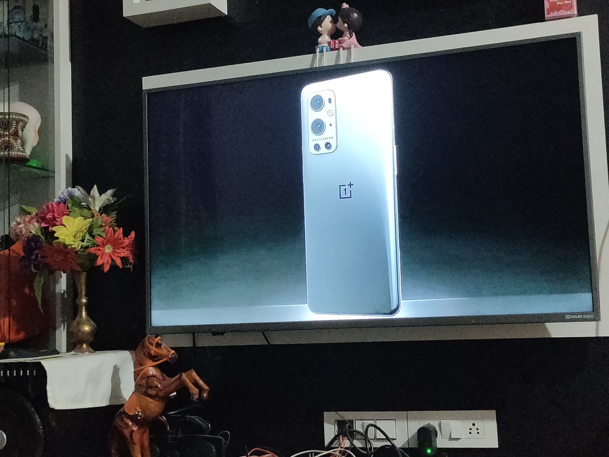BhosaleVlogs's tweet photo. Watching oneplus launch event 😁 @OnePlus_IN @oneplus @PeteLau @TechRadarIndia @TechnicalGuruji @TrakinTech @OnePlus_Support #OnePlus #OnePlus9Pro #OnePlus9SeriesLaunchEvent https://t.co/7bzKKRBMH9