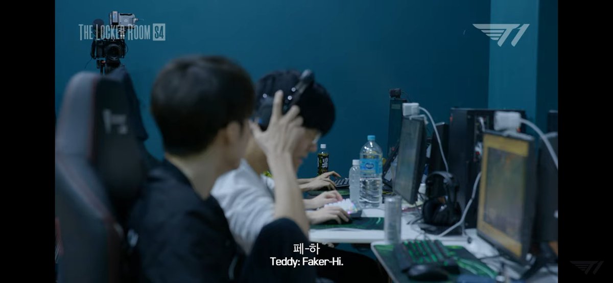 cansmfatedyusi's tweet photo. Waaaah faker wants teddy's attention #tedker https://t.co/KYPA7ooTqR