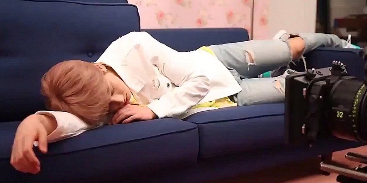 jeonss97's tweet photo. Jungkook sleeping gonna melt your heart 🥺 https://t.co/IRf6oEou8i