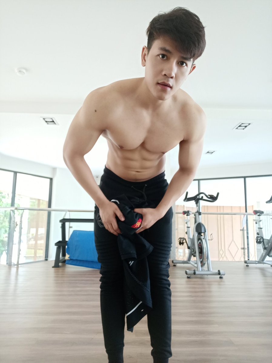 PockChanatip's tweet photo. การอยู่คนเดียว...ก็รู้ว่ามันคงเหงา
แต่ว่าฉันคงไม่อาจฝืนใจเธอ https://t.co/LV661IOQsK