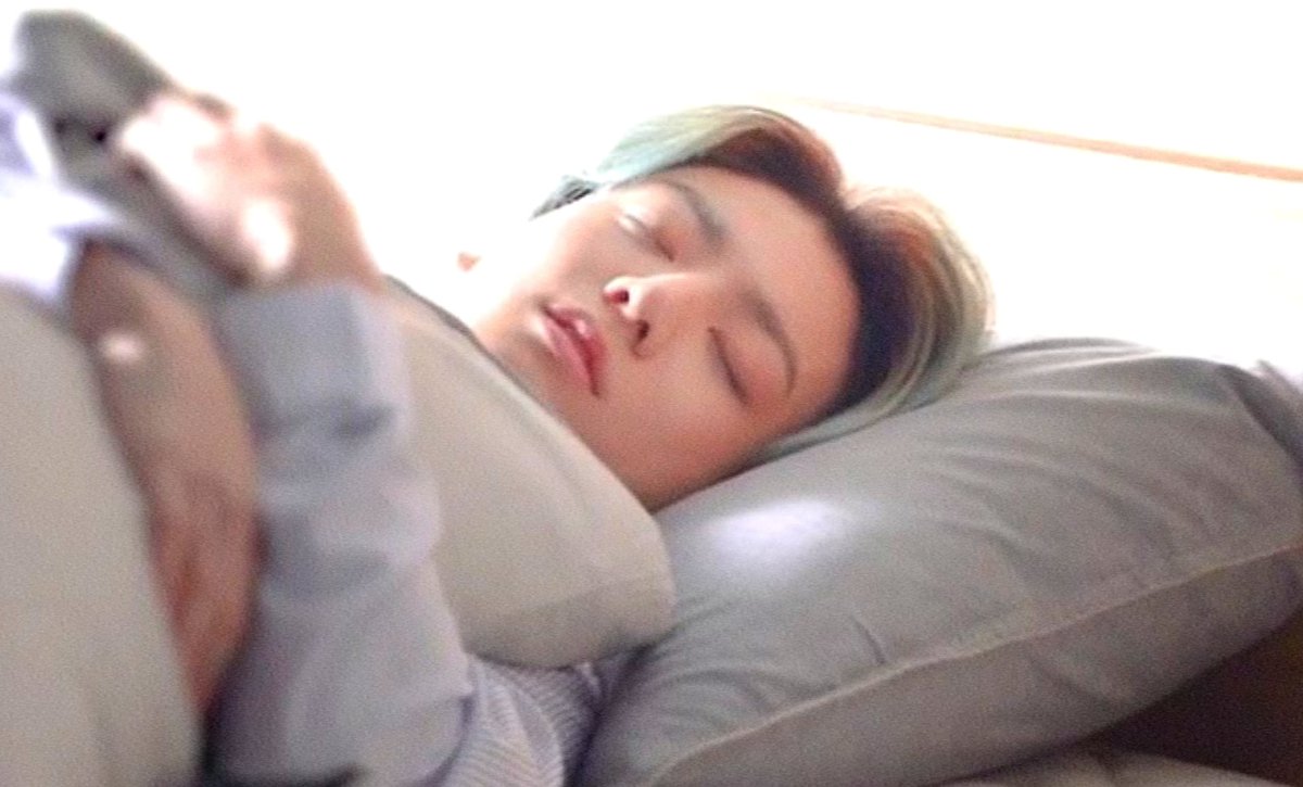 jeonss97's tweet photo. Jungkook sleeping gonna melt your heart 🥺 https://t.co/IRf6oEou8i