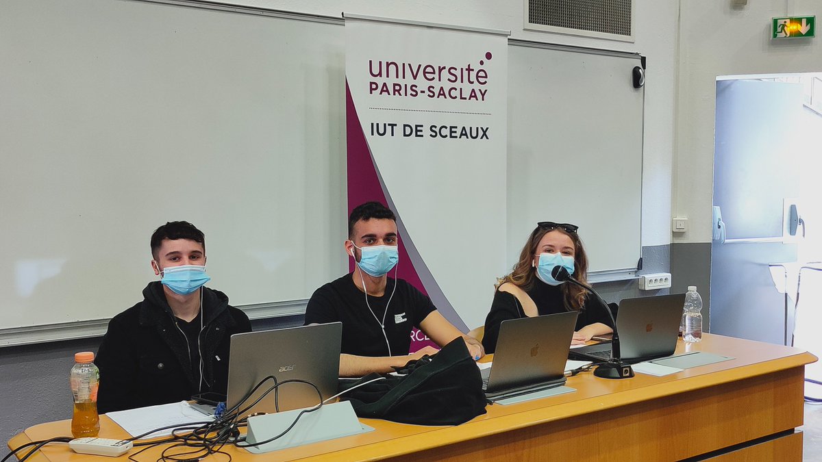 UnivParisSaclay's tweet photo. 🙌 [#Jpros 2021]

Retour sur les JOURNÉES PROFESSIONNELLES 2021 organisées par les étudiants @IUT_Sceaux du 8 au 12/03 ! 
En présentiel pour des ateliers animés par des experts (effectifs réduits) #entrepreneuriat #ecologie et en visio #conférences💻
👉 https://t.co/KiLq3DmrQX https://t.co/3BtUNoJ8hU
