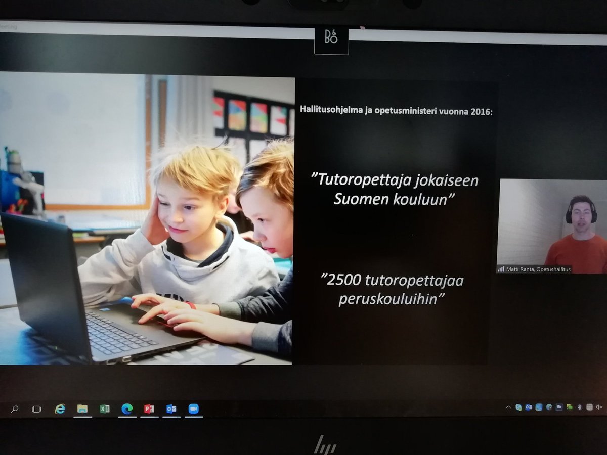 Virtuaalianu's tweet photo. #PohjoisSavo'n #tutoropettaja messut 2021 avattu. Ensimmäinen puheenvuoro #OPH:lla. Mistä lähdettiin liikkeelle? Jokaiseen kouluun tutorope! #pstutor #Kuopio #tutorointi https://t.co/1lRmo4Uaie