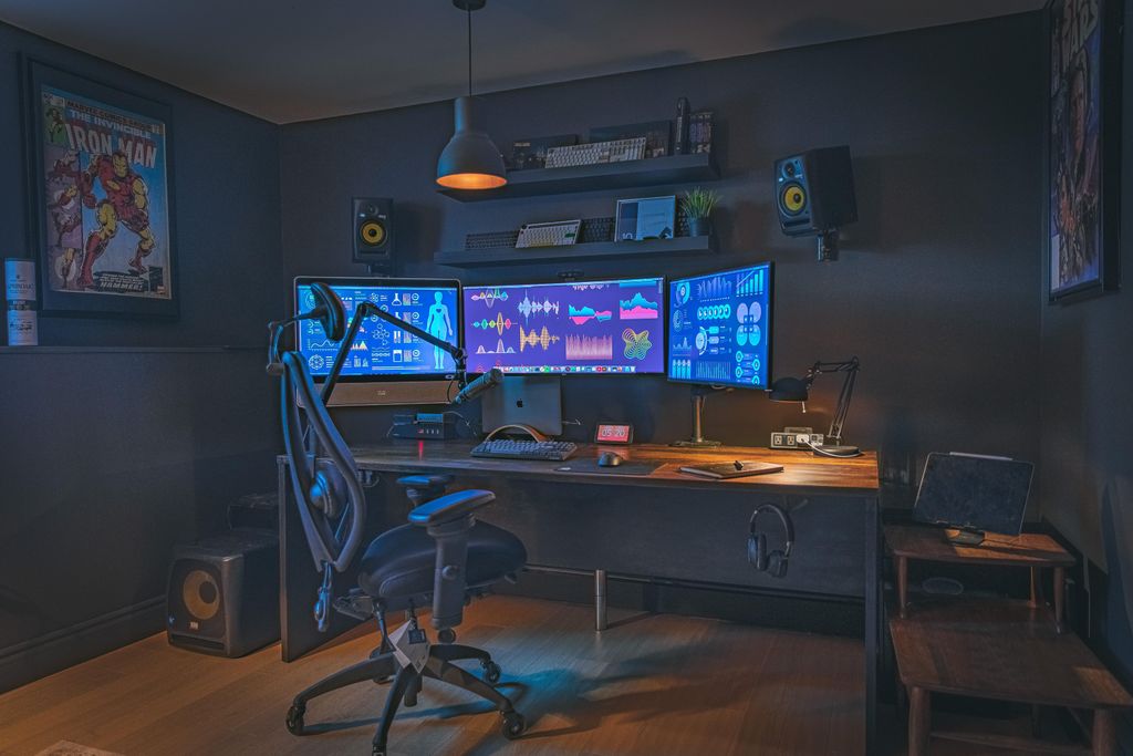 pcdesksetup's tweet photo. #pcdesksetup #homeoffice #homestudio #stream #warm https://t.co/SIm9h2zn6n