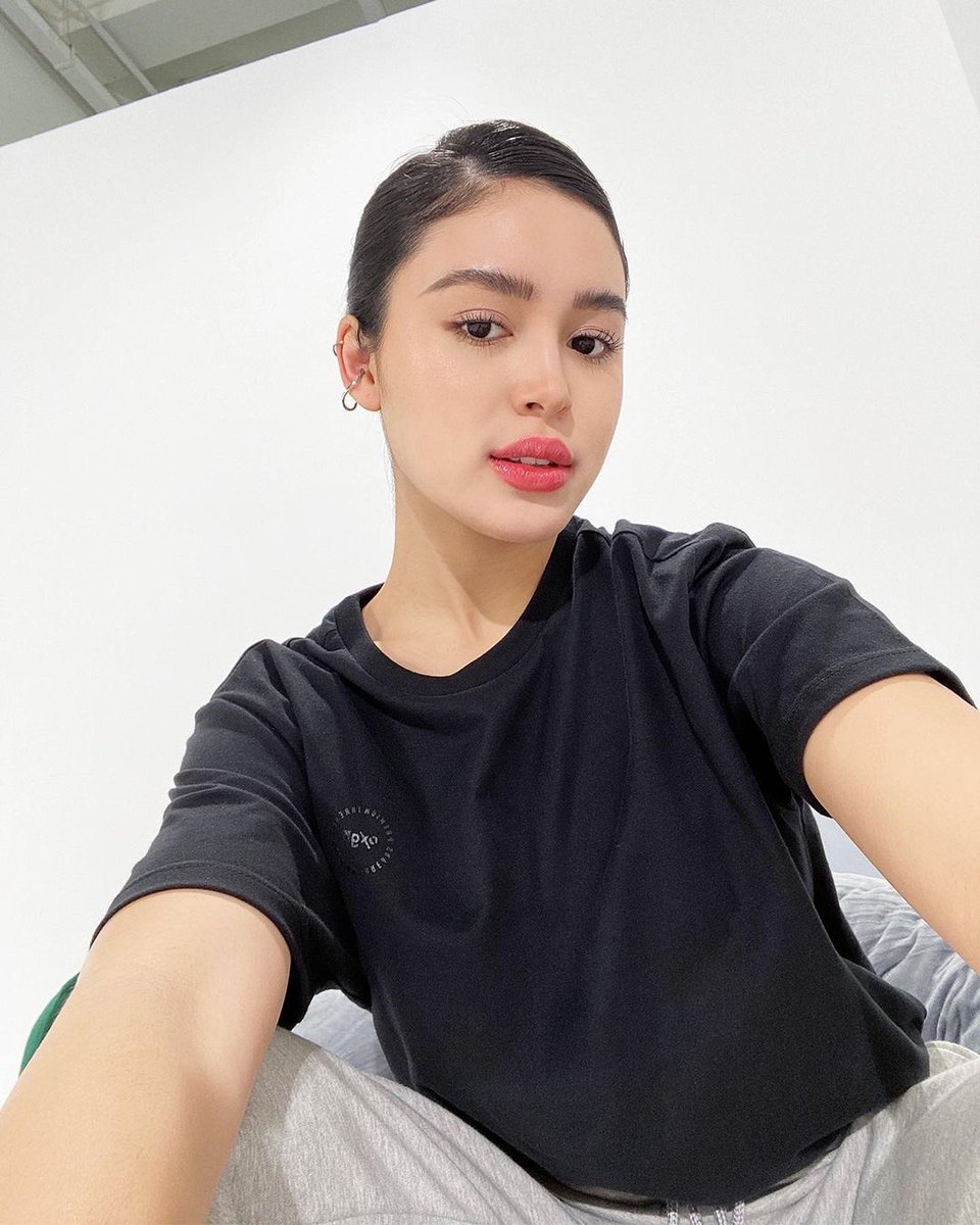 officialclaud9s's tweet photo. Selfie 🤳 @barrettoclaudia https://t.co/BY0LIhw75e