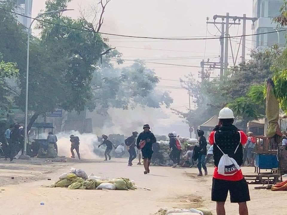 maytoekhine's tweet photo. TW// Blood/ Death
Terrorists shooting in #AungPinlel, #Mandalay again. Wai Tun Oo, 25 years old died on spot by headshot and at least 3 injured. Casualties might increase as situations are getting worse there. #WhatsHappeningInMyanmar #Mar23Coup https://t.co/BulhVtC20b