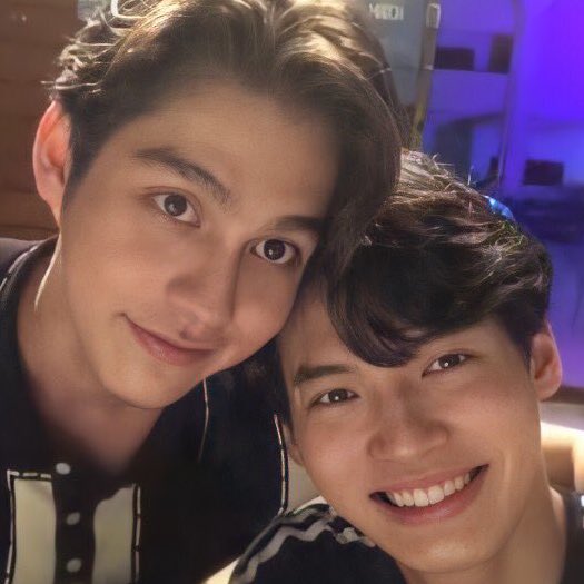 twinklemetawin's tweet photo. #คั่นกูthemovie #2getherthemovie— our sarawatine 🥺❣️

then                              now https://t.co/rwLbOHoEzB