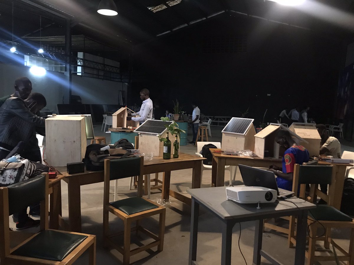 Circular_DH's tweet photo. Imagine a Uganda dependent on solar & thermal power, free from the toxic pollutants in the environment😲 Meet our creatives #solarpipo an energy company whose initiative is to spread solar knowledge through training programs like #VetforAfrica @DesignHubKla & venture! https://t.co/JVPG6EIkjD