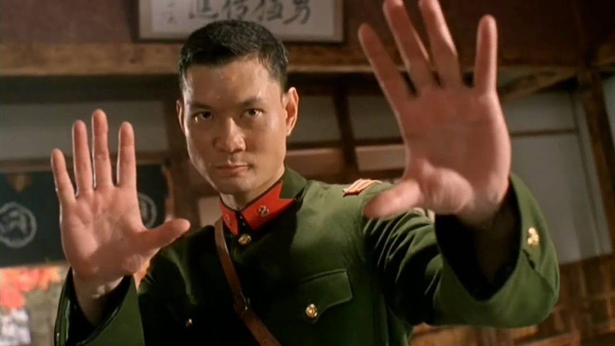 LuisBarriales's tweet photo. Jet Li Es El Mejor Luchador (1994)
En muchos momentos no puedo evitar ver las semejanzas con Furia Oriental de Bruce Lee, lo que interpreto como una especie de tributo hacia él.
Aquí es disfrutar de lo que es capaz de ofrecer Jet Li, un espectáculo marcial sin complejos. https://t.co/rvhe2s2PDR