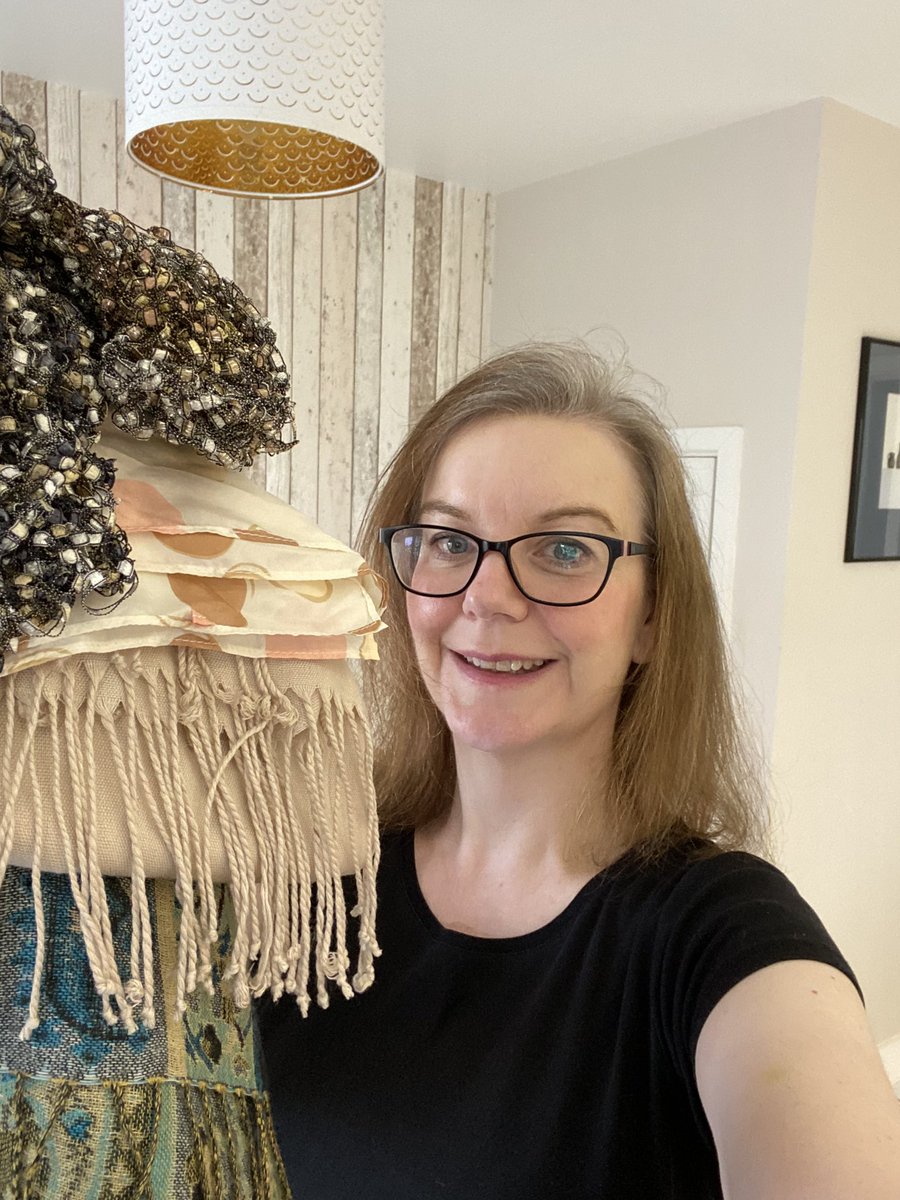 cmajorchange's tweet photo. I had a look through my scarves this morning and found some that I really donโt wear, they can go to charity for someone else to love and wear.
#40items40days #APDOUK #APDOClutterChallenge #declutter #stneots #cambridgeshire #Bedfordshire #professionalorganiser https://t.co/jETPM3Mns0