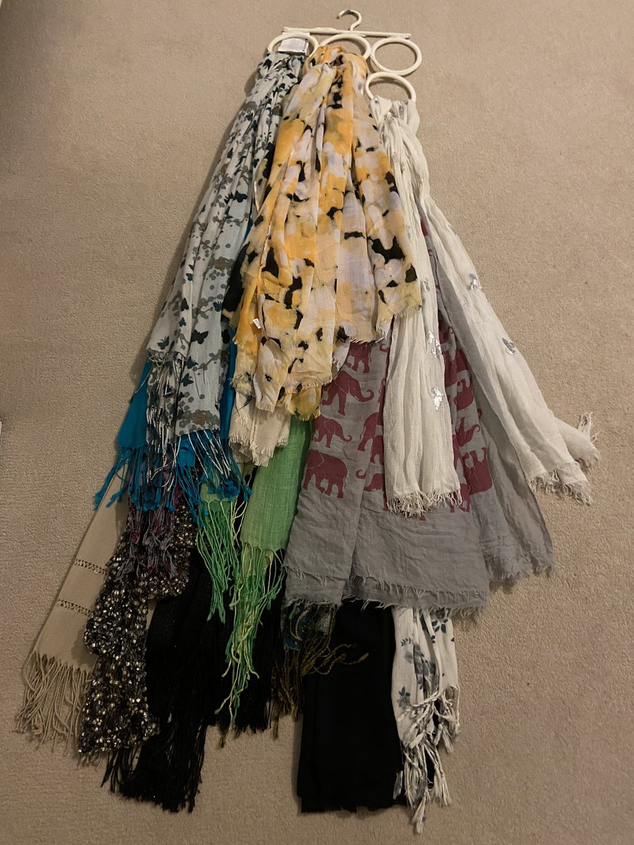 cmajorchange's tweet photo. I had a look through my scarves this morning and found some that I really donโt wear, they can go to charity for someone else to love and wear.
#40items40days #APDOUK #APDOClutterChallenge #declutter #stneots #cambridgeshire #Bedfordshire #professionalorganiser https://t.co/jETPM3Mns0