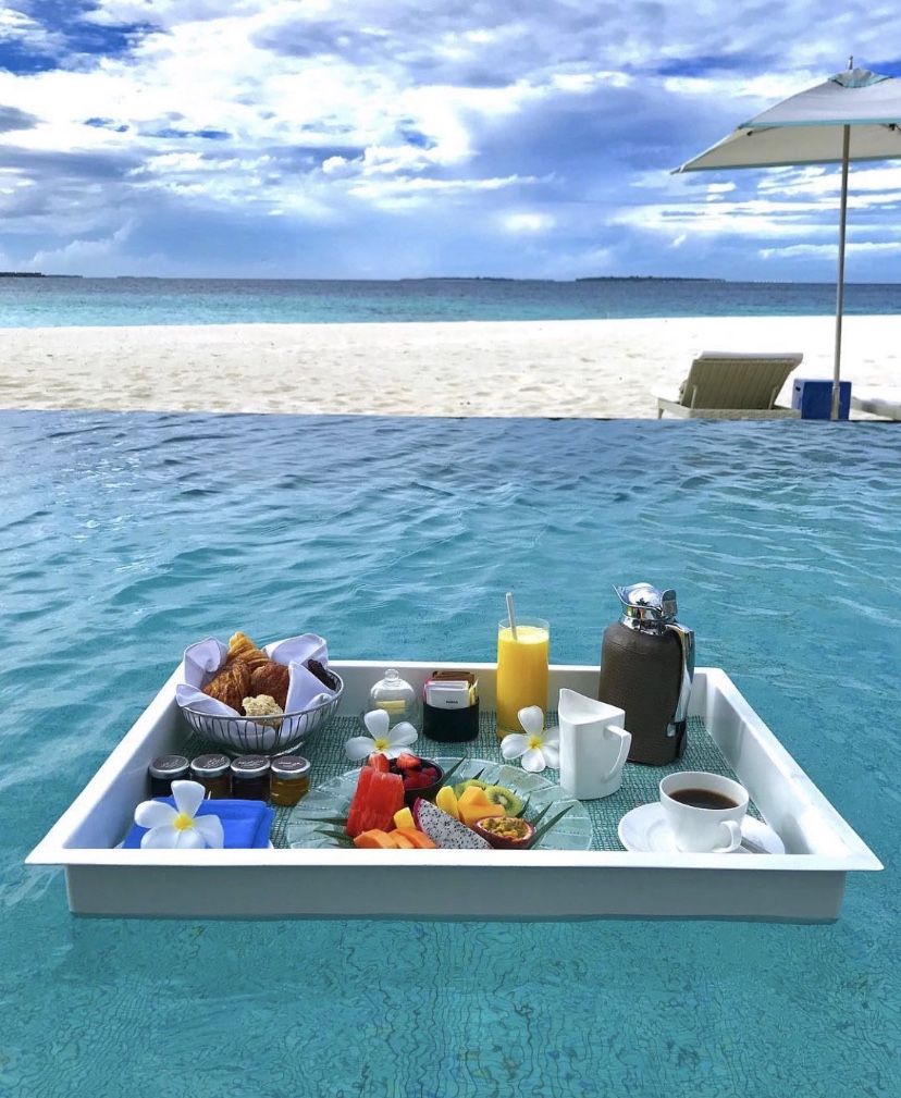 baecationgram's tweet photo. I just want breakfast with a View 🍇🍊🥂 https://t.co/5AWTMYLMqU