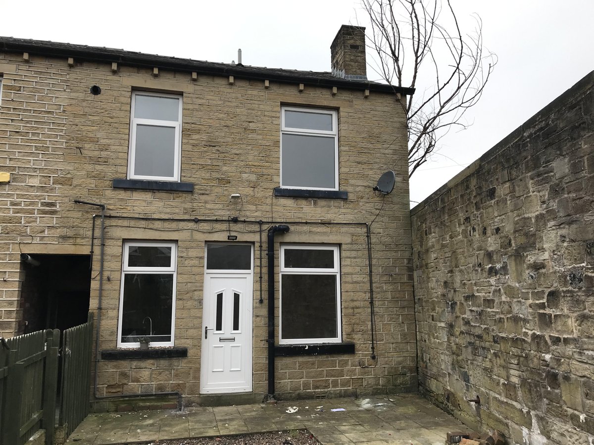 NEW PROPERTY ADDED... 46 CLOUGH ROAD, BIRKBY
jowett-huddersfield.co.uk/property-searc…

-First time buyer or Investor market
-2 bed terrace 
-1 mile from Huddersfield town centre