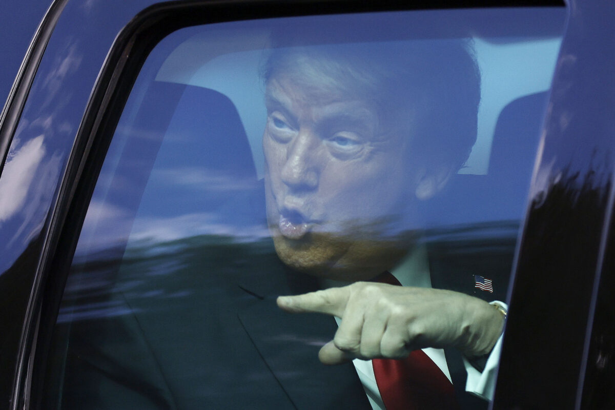 realDailyWire's tweet photo. Trump Confirms New Social Media Platform, Names Several Republicans To Watch For 2024 Presidential Primary https://t.co/QZnGr0uEmE https://t.co/dzbUOhNgPw