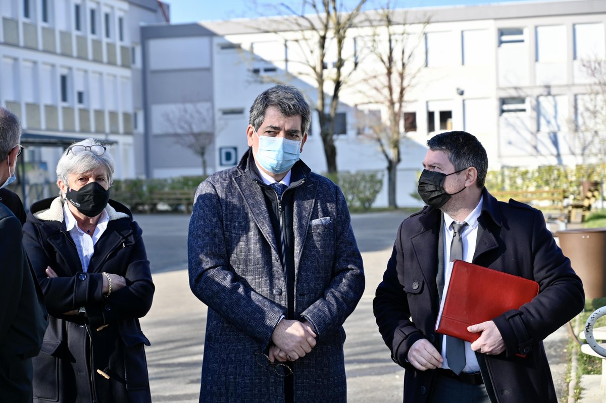 regiongrandest's tweet photo. 👉 Visite du #Lycée Diderot à Romilly-sur-Seine : inauguration des nouveaux ateliers ➡️ améliorer les conditions d’accueil et d'études des élèves
 👉 Passage au #GRETA #Aube : visite du nouveau pôle d’habilitation nucléaire ➡️ répondre aux besoins du territoire #formation https://t.co/3qn207PAab