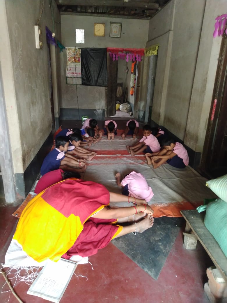 BpmuBasudevpur's tweet photo. #PoshanPakhwada2021 
Celebrating poshan pakhwada on 23.03.21 regarding yoga session at different Awcs of Basudevpur block.
"Yoga for health"
@DM_Bhadrak @BhadrakDswo @DPMU_MS_Bhadrak https://t.co/8FaKZ5MYJE