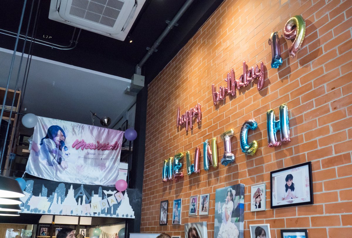 LudjaPooPAe's tweet photo. Happy Birthday Mewnich @ Case Study Café Part7
🥳🎉🎂🎊 #MewnichBNK48 #19thbirthdayMNPrincess https://t.co/P5N0or61kb