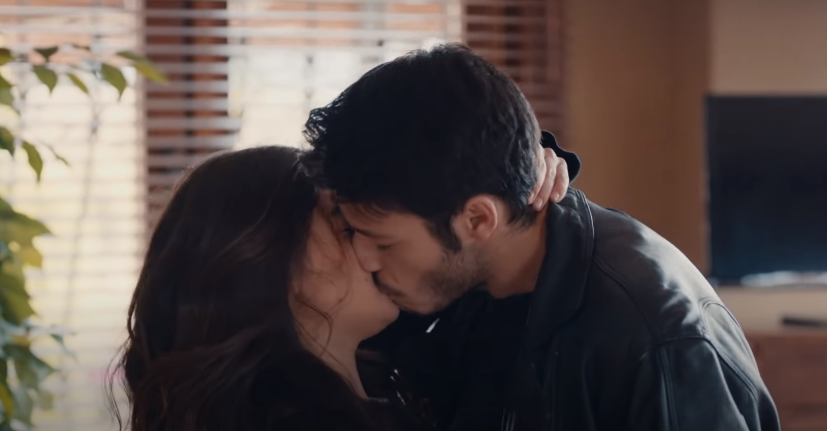 linab14's tweet photo. "Öp Beni"
"Beni öp diye karşıma dikilecek kadar büyümüştün o zaman.." 
#CelKar | #1x04  |  #4x29 https://t.co/3qFmbsvGLz