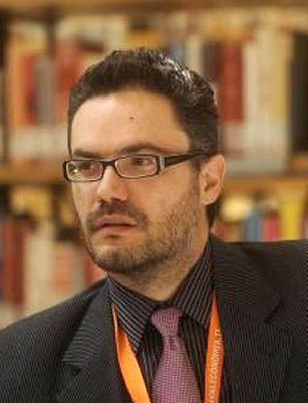BenecomuneNet's tweet photo. Rosina: "Chi è ben formato e ha elevato titolo di studio si trova con alto rischio di #overeducation. Per molti di tali giovani la decisione è tra rassegnarsi a non dare il meglio di sé in questo paese o provare a cercare migliori opportunità in un altro" https://t.co/JYefFpT1W5 https://t.co/aGxRcidXzk