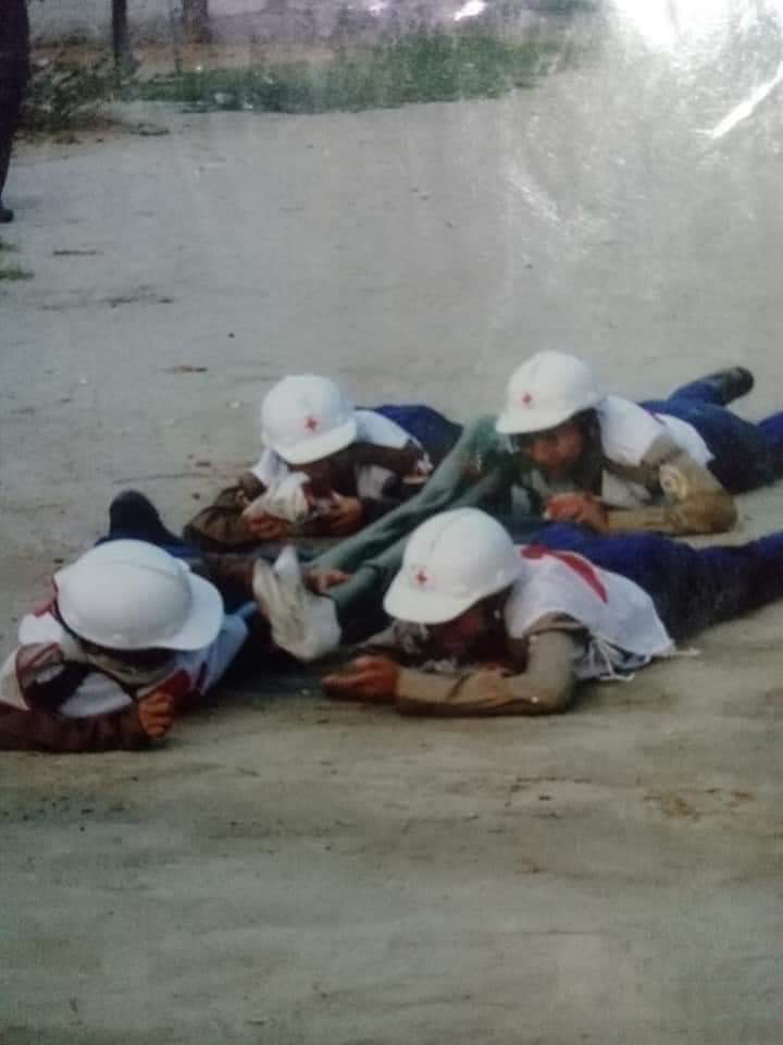 #The_world_know?
Army and police in Mandalay
Donors and ambulances
The Red Cross was also shot
How the injured were carried out with great difficulty.
#WhatsHappeningInMyanmar 
#SaveMyanmar