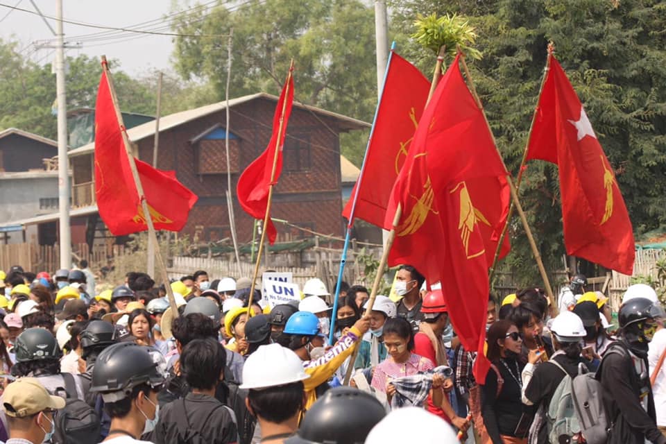 IrrawaddyNews's tweet photo. Thousands of residents in Sagaing Region’s Monywa defied ongoing lethal crackdowns against peaceful protesters and took to the streets to demonstrate against the military regime.
 
#WhatsHappeningInMyanmar https://t.co/Wk4L7hHvPy