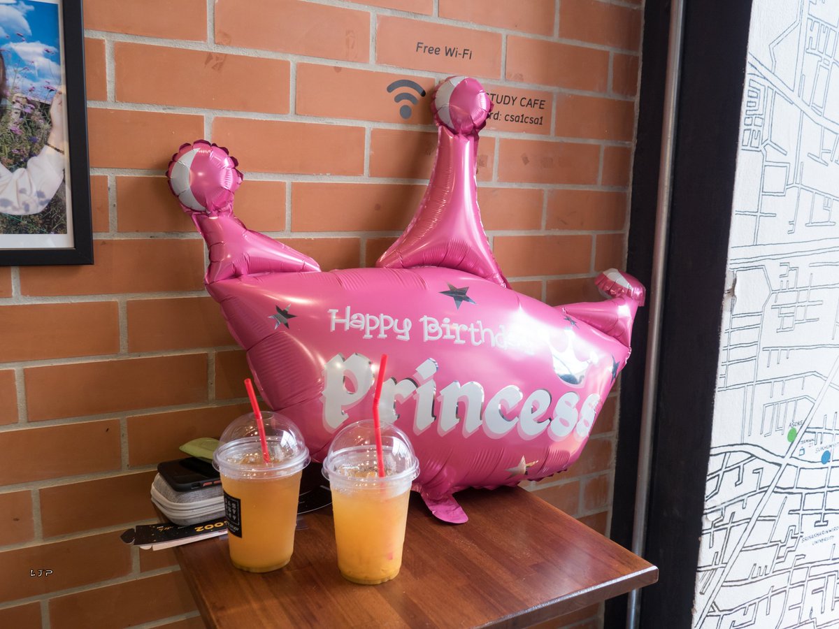 LudjaPooPAe's tweet photo. Happy Birthday Mewnich @ Case Study Café Part8
🥳🎉🎂🎊 #MewnichBNK48 #19thbirthdayMNPrincess https://t.co/t1UV1NG30o