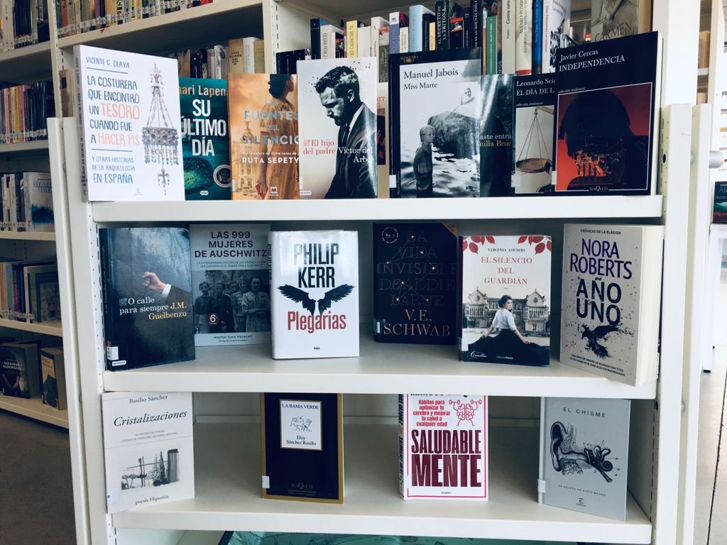 BiblioSantander's tweet photo. Novedades para todos en la Biblioteca Cazoña.
😊📕📗📘📚📖 #Santander #biblioteca https://t.co/VOgqwMWDMy
