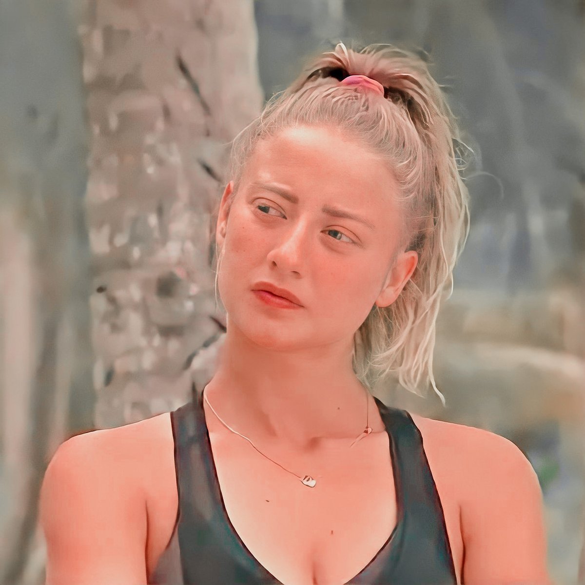 KalayciogluPics's tweet photo. aşırı güzel biri 🌸

#AleynaKalaycıoğlu • #Survivor2021 https://t.co/wxMmqxmGtU